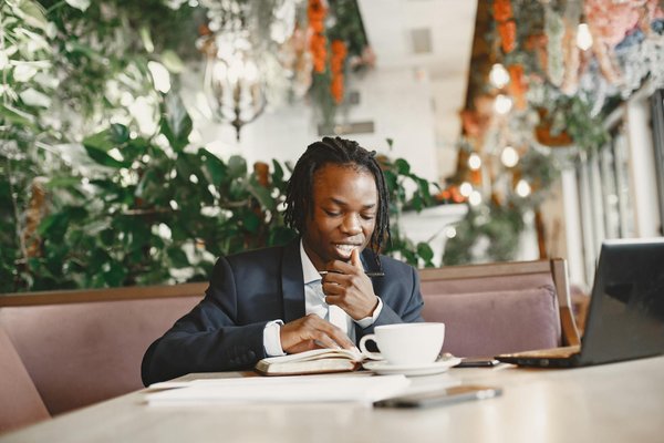 Eviter que les rosiers ne tombent malade : astuces naturelles efficaces