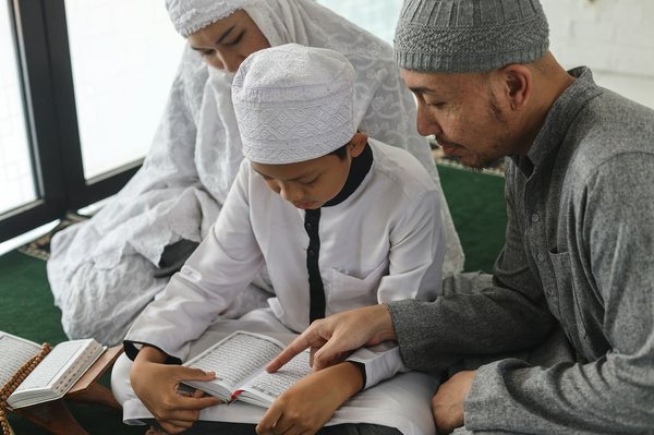 Quelles sont les techniques de récitation efficaces pour présenter des poésies classiques lors de compétitions ?